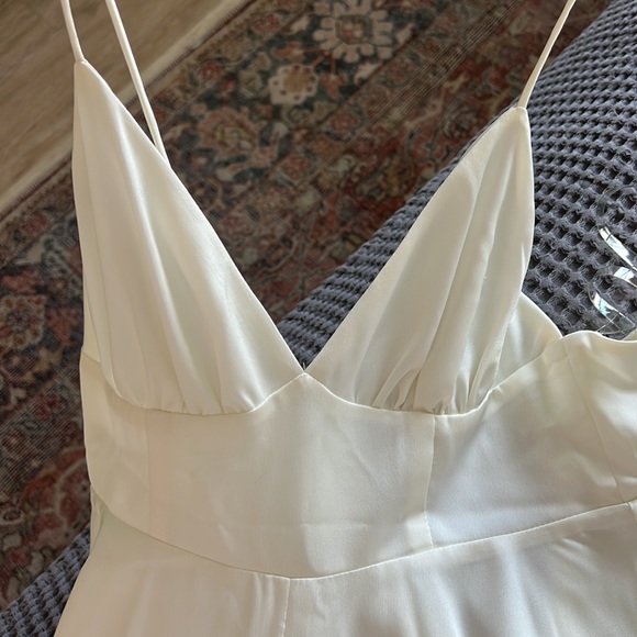 Ivory - Fame & Partners (Brand New, Never worn) Gown - Picture 7 of 11